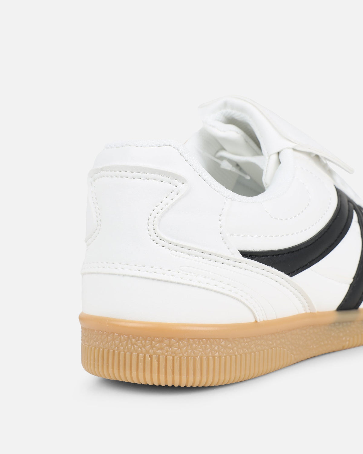 Harri White Trainers